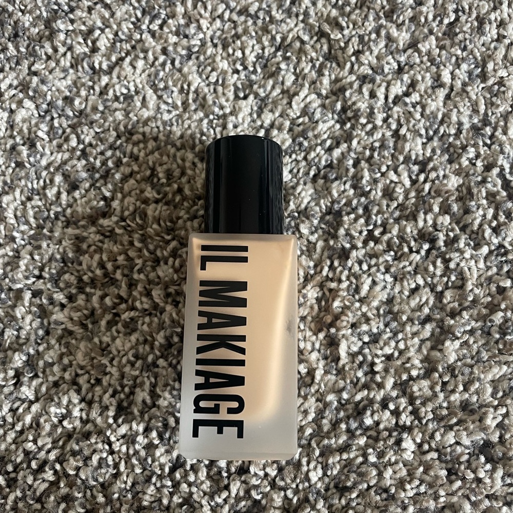 IL Makiage (Woke Up Like This) Never Used Foundation